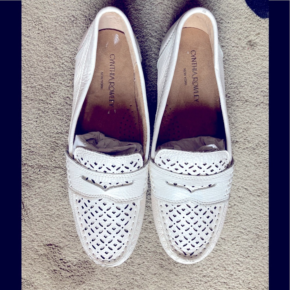 Cynthia Rowley White flats excellent condition